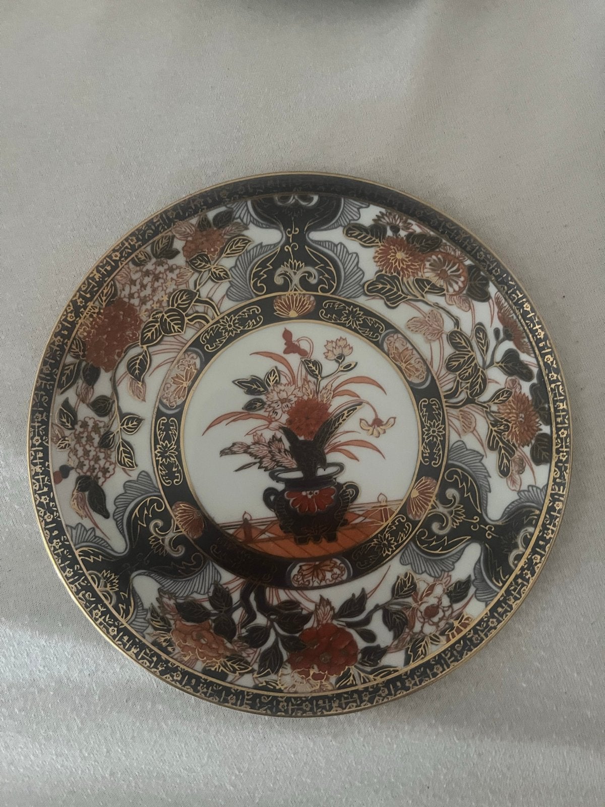 Decoratief bord met bloemen en gouden accenten, Antiek en Kunst, Antiek | Porselein, Ophalen of Verzenden