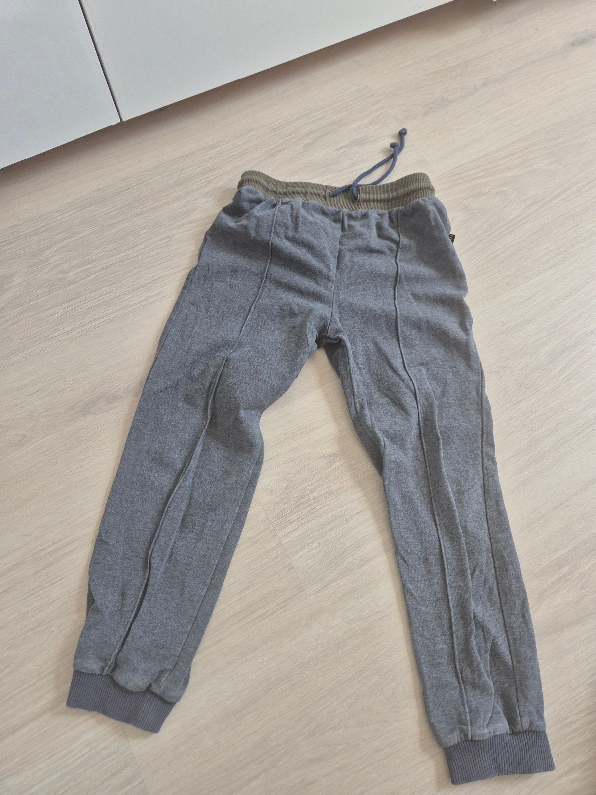 House of Jamie joggingbroek grijs maat 122-128 (7-8Y), Kinderen en Baby's, Kinderkleding | Maat 122, Broek, Gebruikt, Jongen of Meisje