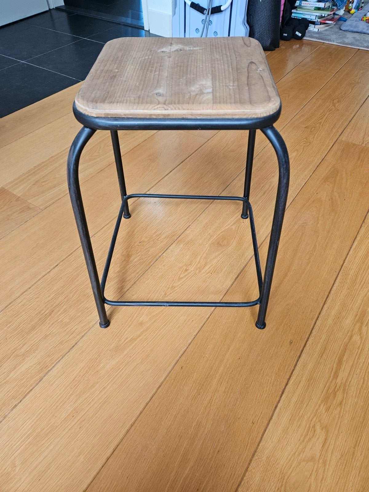 Metalen kruk met hout, Ophalen, Zo goed als nieuw, Hout