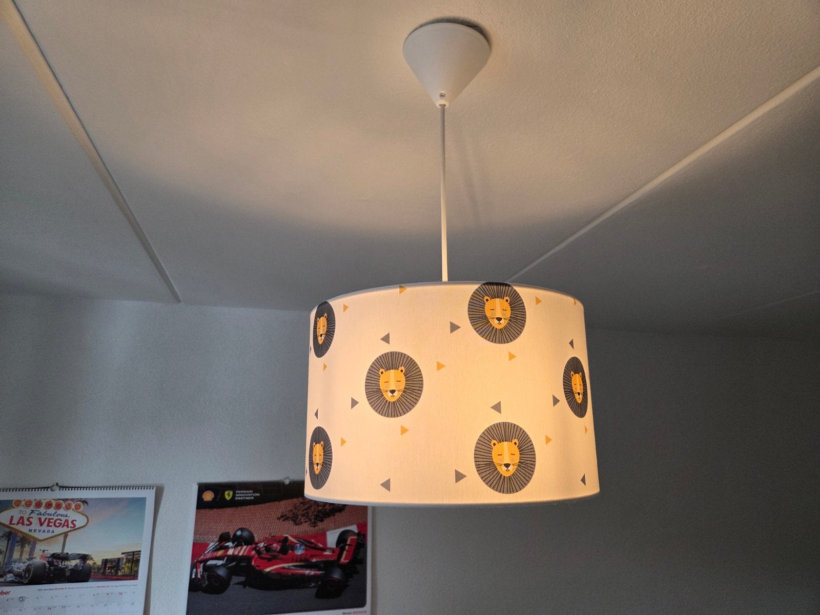 Hanglamp Leeuw voor vrolijke kinderkamer - Hip Huisje, Huis en Inrichting, Ophalen, Gebruikt, Textiel, Kinderkamer, Speels, Modern