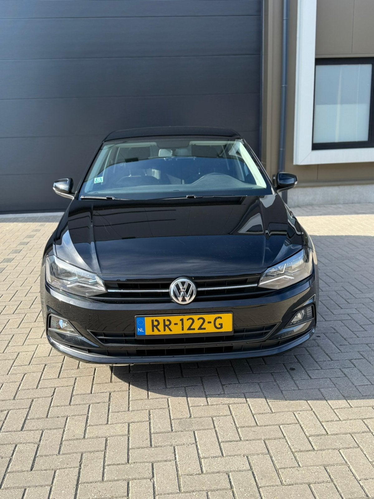Volkswagen Polo 1.0 TSI 70KW 5D BMT 2018 Zwart, Auto's, Voorwielaandrijving, 40 €/maand, Origineel Nederlands, Handgeschakeld