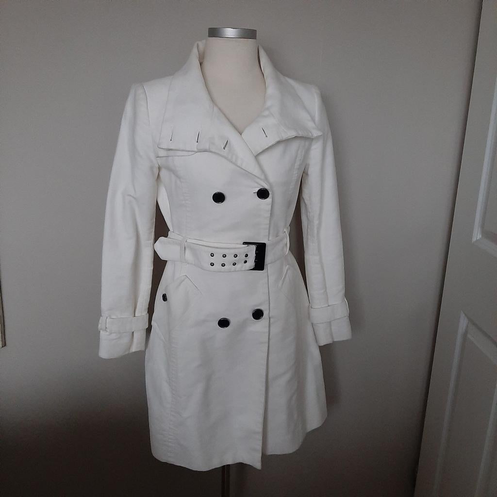 Prachtige roomwitte trenchcoat van Mango mt L, Mango, Wit, Maat 42/44 (L), Ophalen of Verzenden