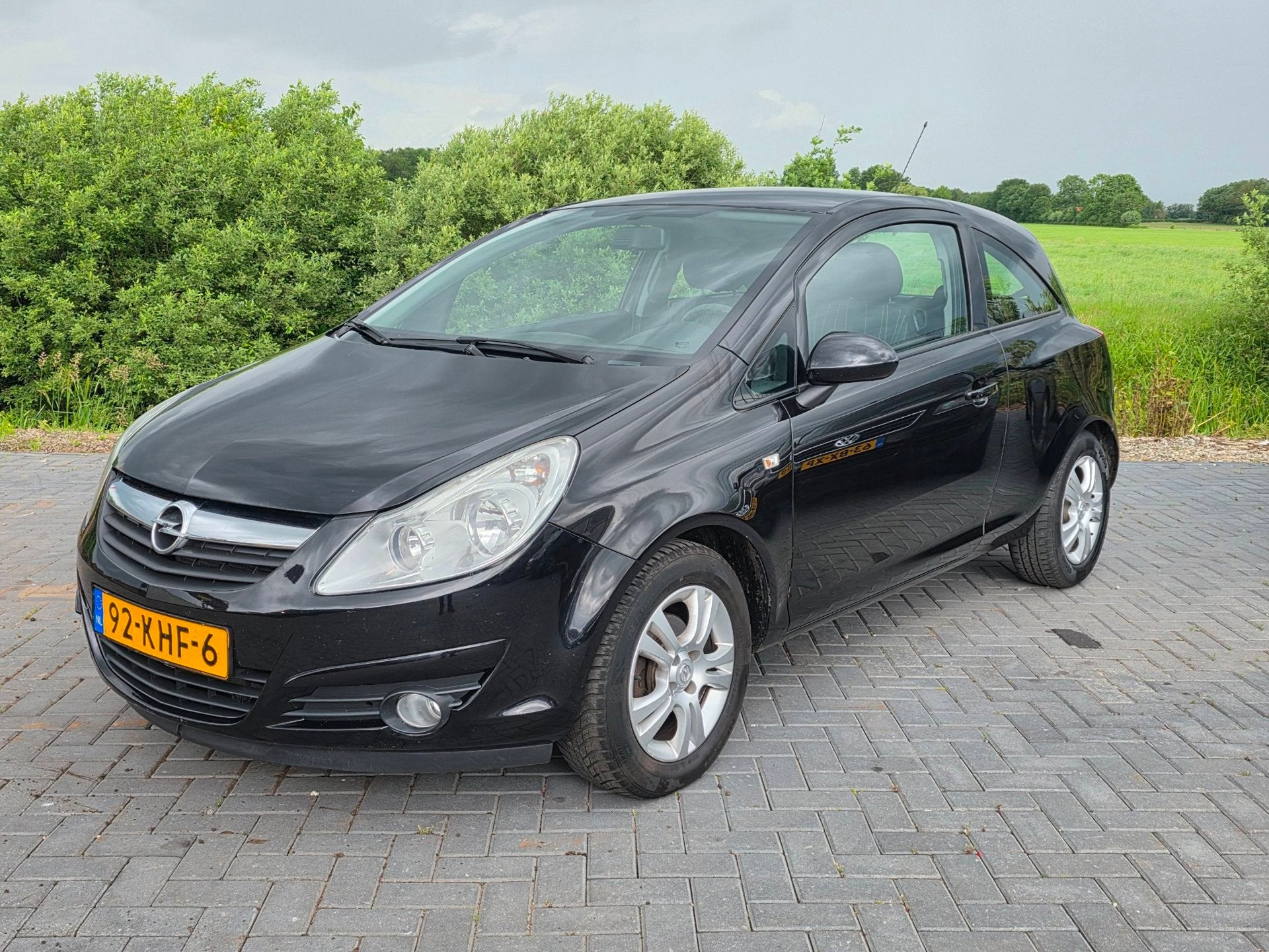 Opel Corsa 1.2-16V Enjoy 2009 Nieuwe APK!, Auto's, Opel, Voorwielaandrijving, 450 kg, 1229 cc, Zwart