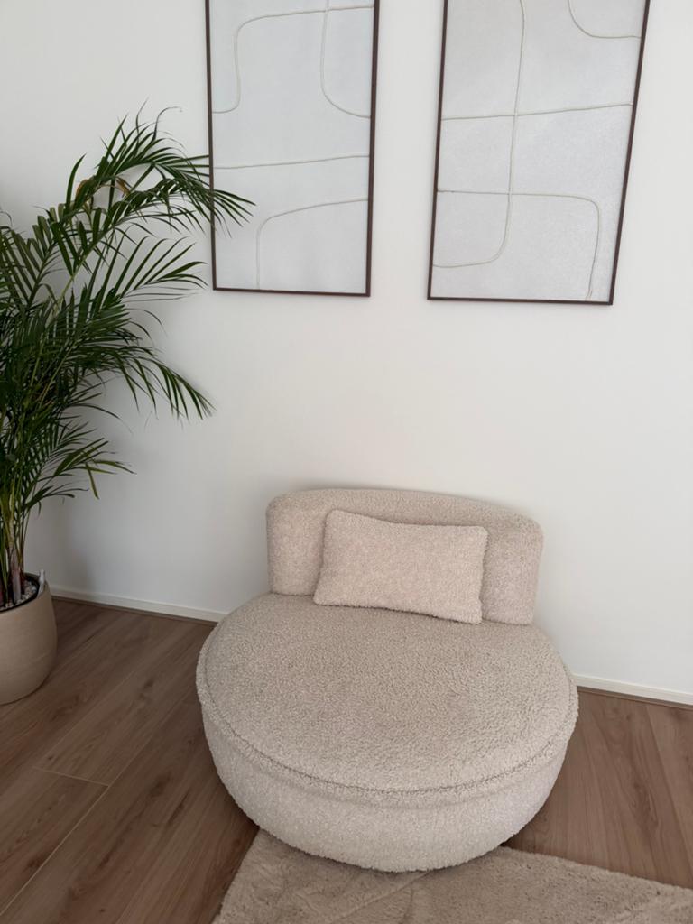 Bouclé / teddy lounge fauteuil crème, Huis en Inrichting, Fauteuils, Ophalen, Zo goed als nieuw