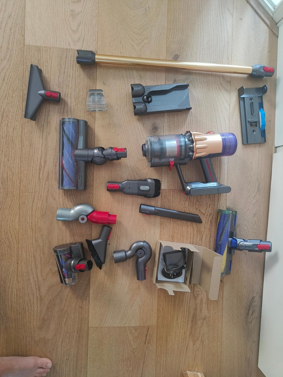 Dyson draadloze stofzuiger V12 Detect Slim Absolute, Ophalen of Verzenden, Zo goed als nieuw, Reservoir, Steelstofzuiger