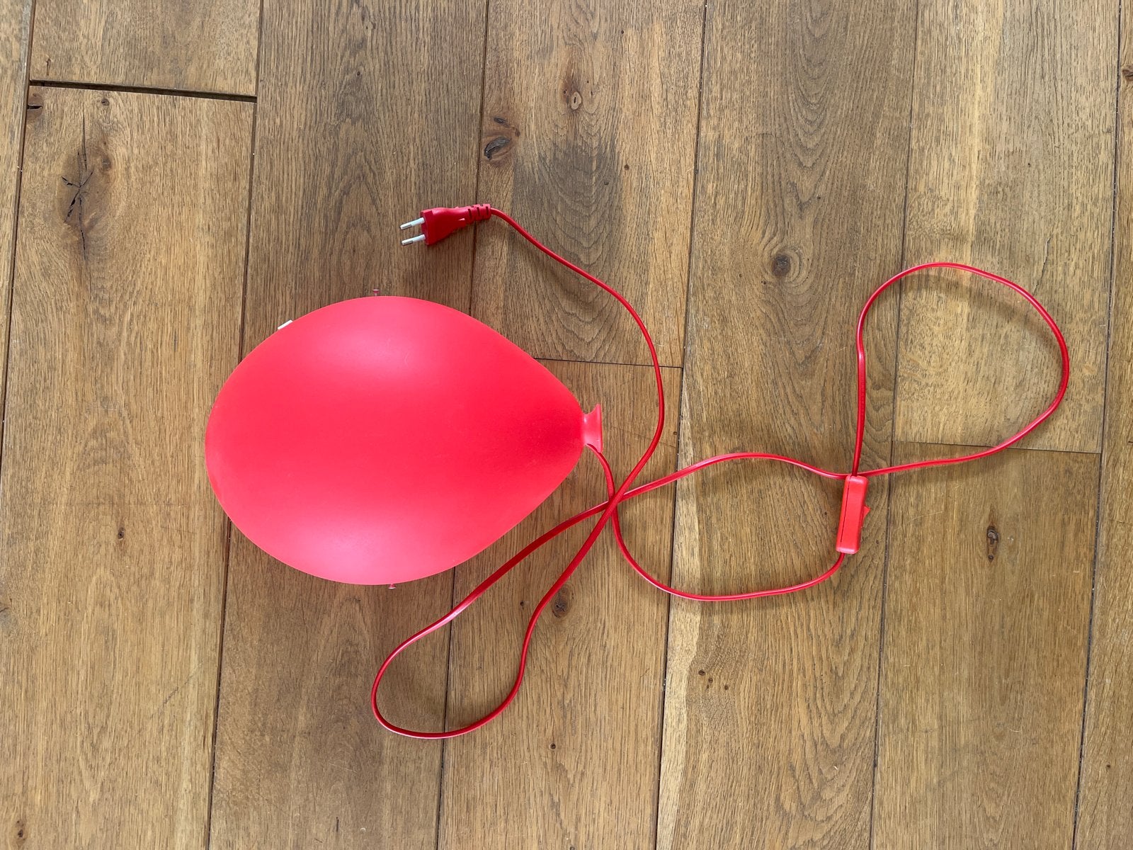 Rode ballonlamp met stekker, Gebruikt, Kunststof, Rood, Ophalen