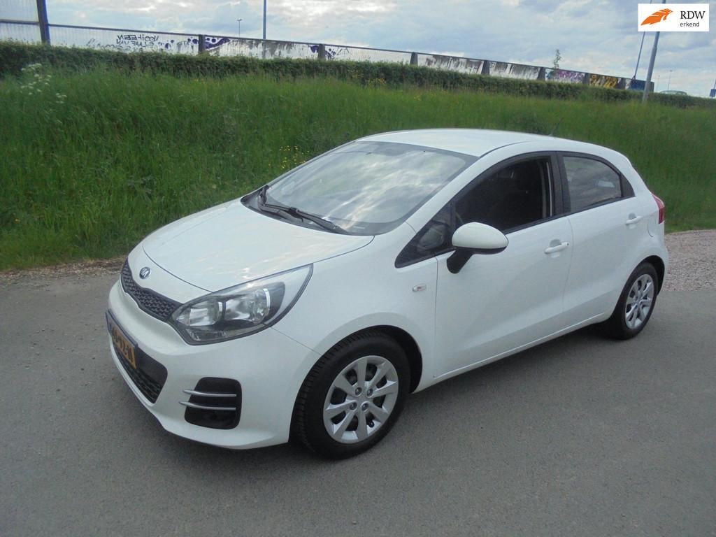 Kia RIO Kia Rio 1.2 benzine 5 deurs airco 106.000km, Voorwielaandrijving, 1027 kg, 450 kg, Gebruikt