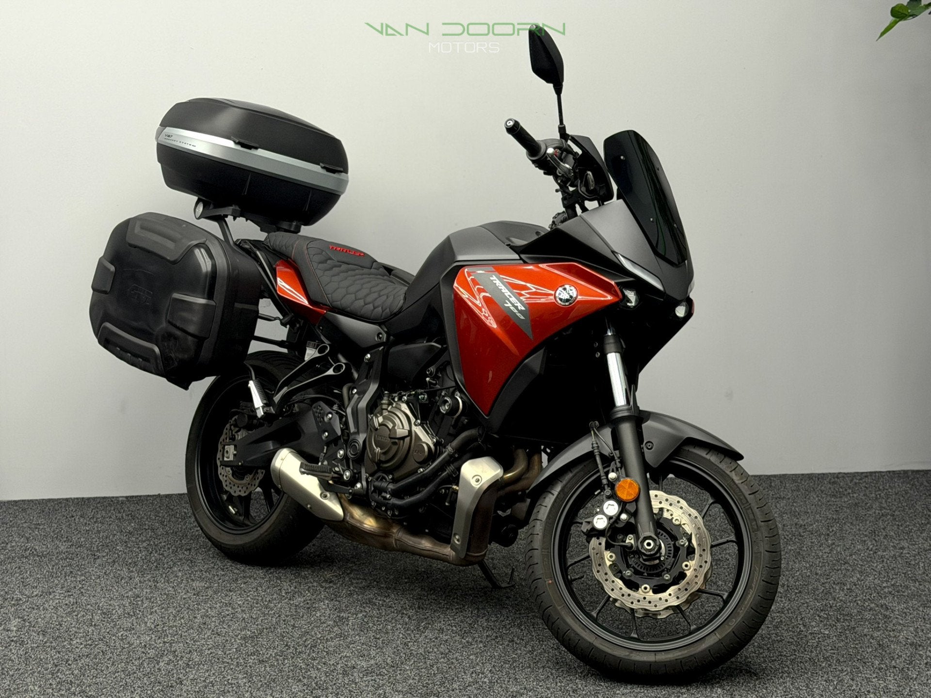 Yamaha TRACER 700 ABS | 3-Koffers | Custom Seat | Tracer 7 |, Info@vandoornmotors.nl, Kraaivenstraat 23-5
5048AB  TILBURG, NL