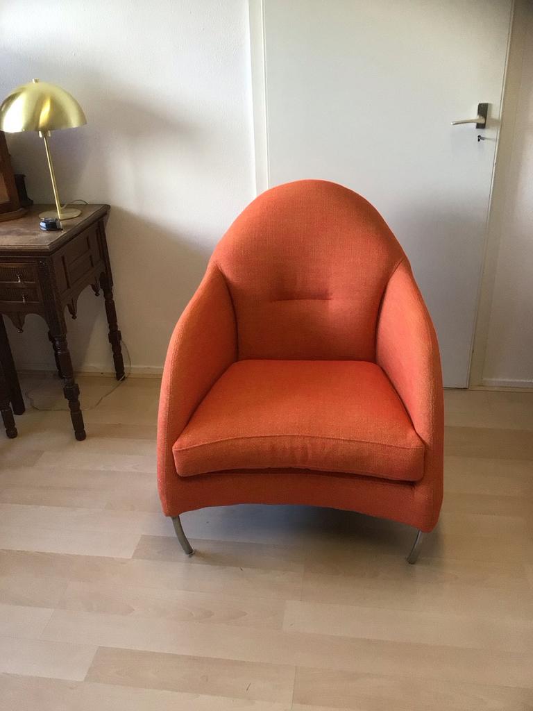 Stijlvolle oranje fauteuil met zitdiepte van ca. 50 cm, Huis en Inrichting, Fauteuils, Ophalen, Gebruikt, Minder dan 75 cm, Stof