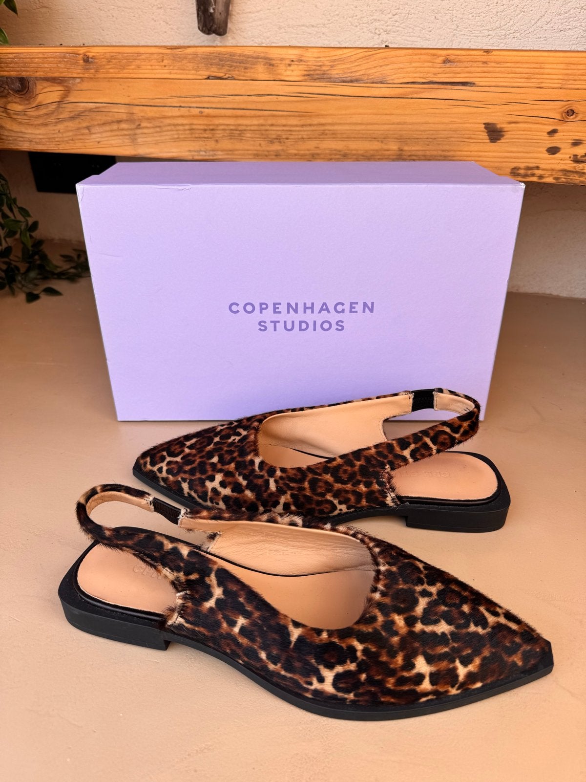 Copenhagen Studios slingbacks met luipaardprint, maat 39, Kleding | Dames, Ophalen of Verzenden, Zo goed als nieuw, Bruin, Sandalen of Muiltjes