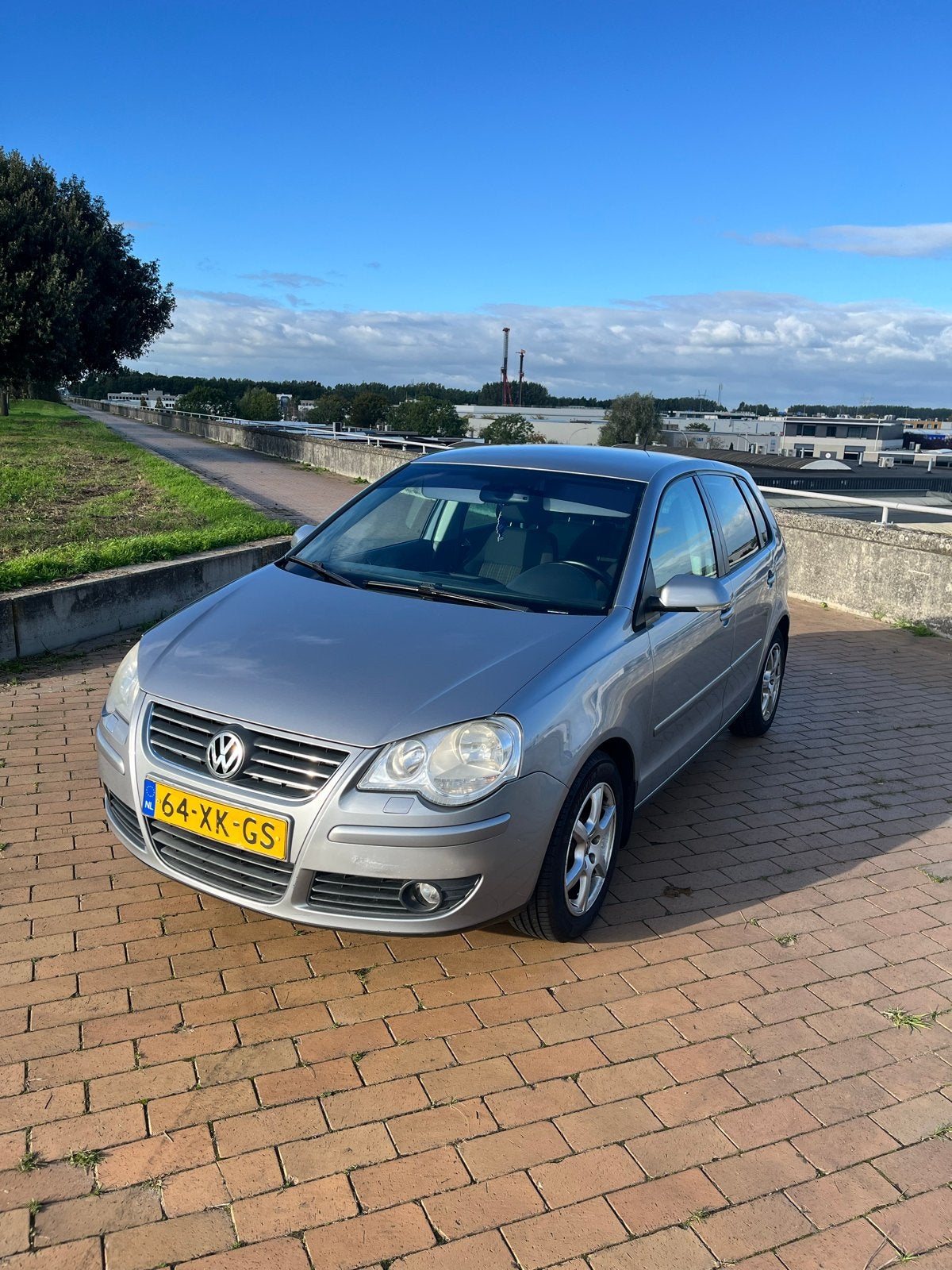 Volkswagen Polo 1.6 2007 AUTOMAAT grijs, Auto's, Zwart, 4 cilinders, 1054 kg, 1200 kg