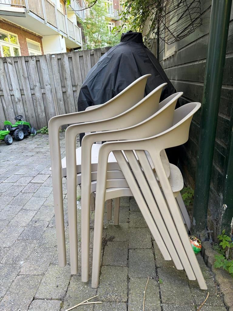 4x Tuinstoel Gili zandkleurig kunststof stapelbaar, Ophalen, Gebruikt, Kunststof, Stapelbaar