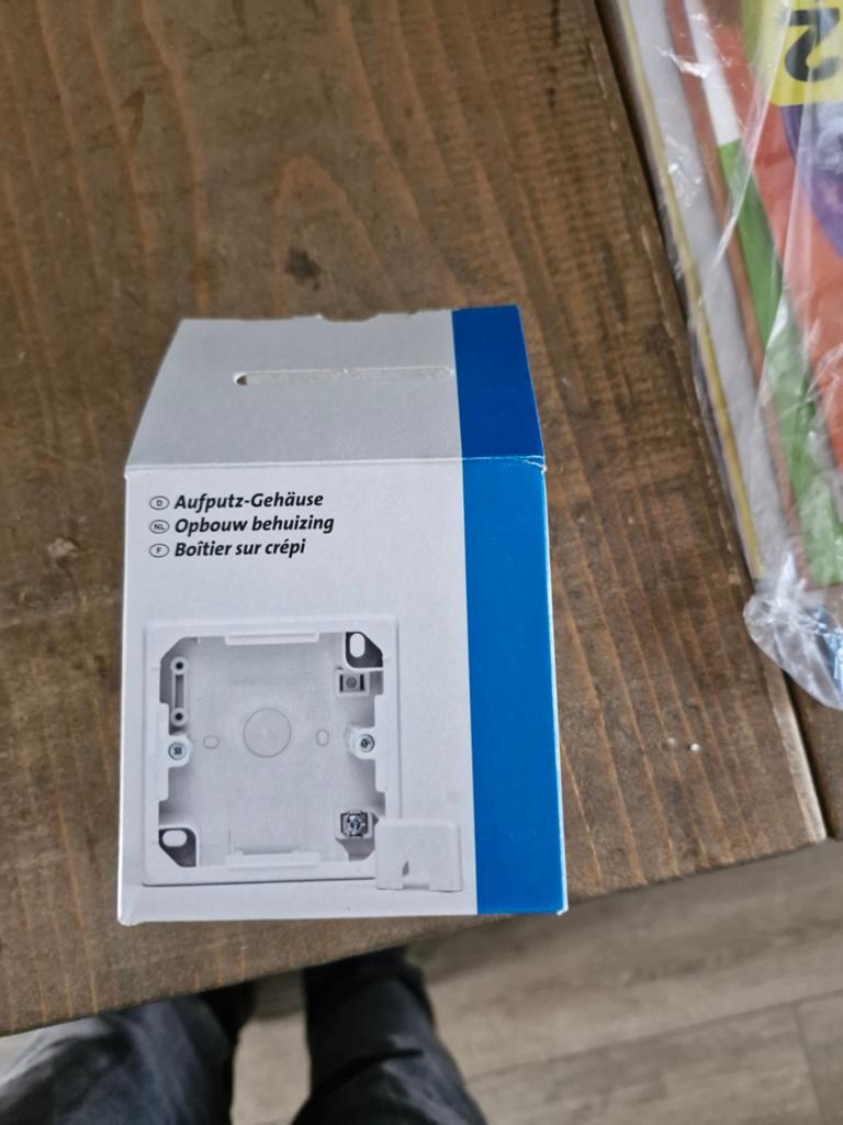 Opbouw behuizing voor schakelaars - Nieuw in doos, Ophalen of Verzenden, Nieuw, Overige typen