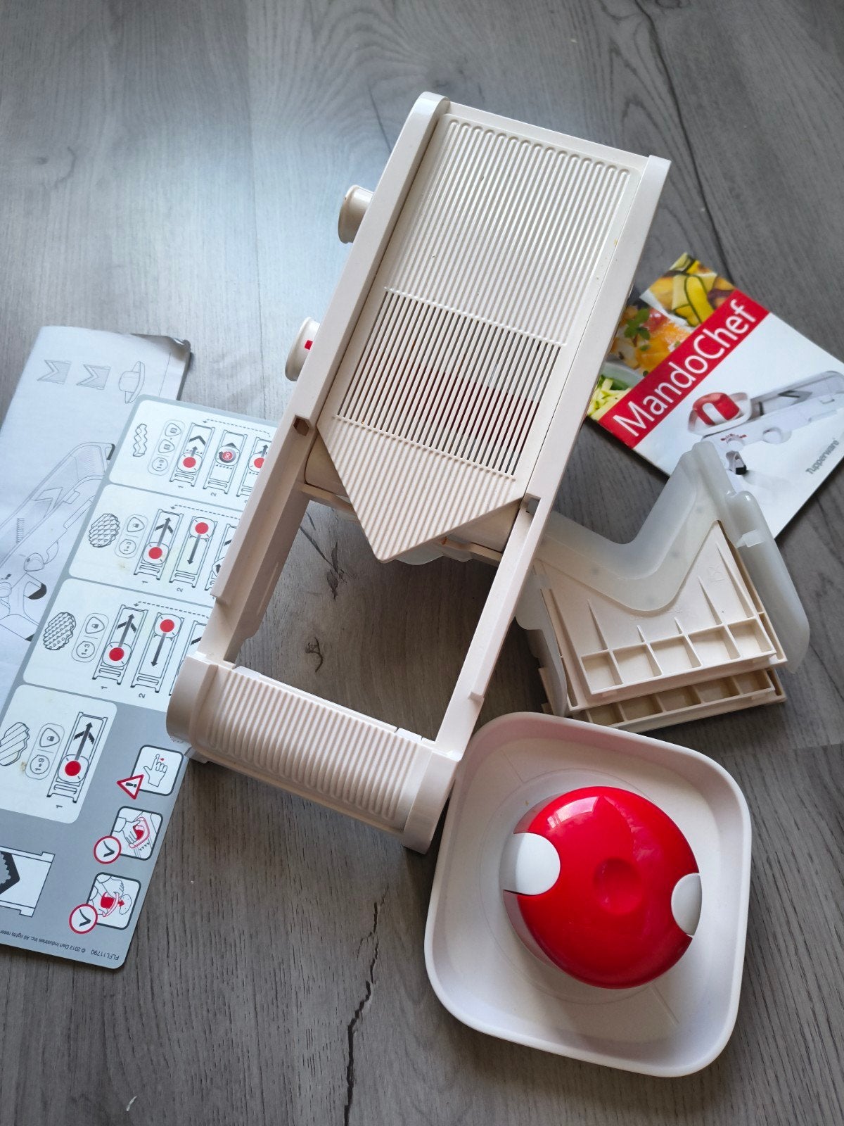 Tupperware MandoChef - gebruikt tijdens demonstraties, Gebruikt, Overige typen, Ophalen of Verzenden, Crème