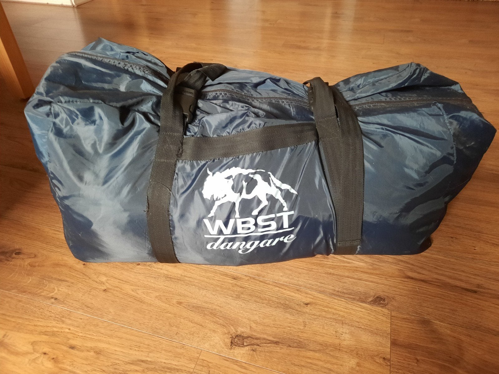 Wildbeast Dangare 4-persoons tent - Donkerblauw, Ophalen of Verzenden, Zo goed als nieuw, Tot en met 4