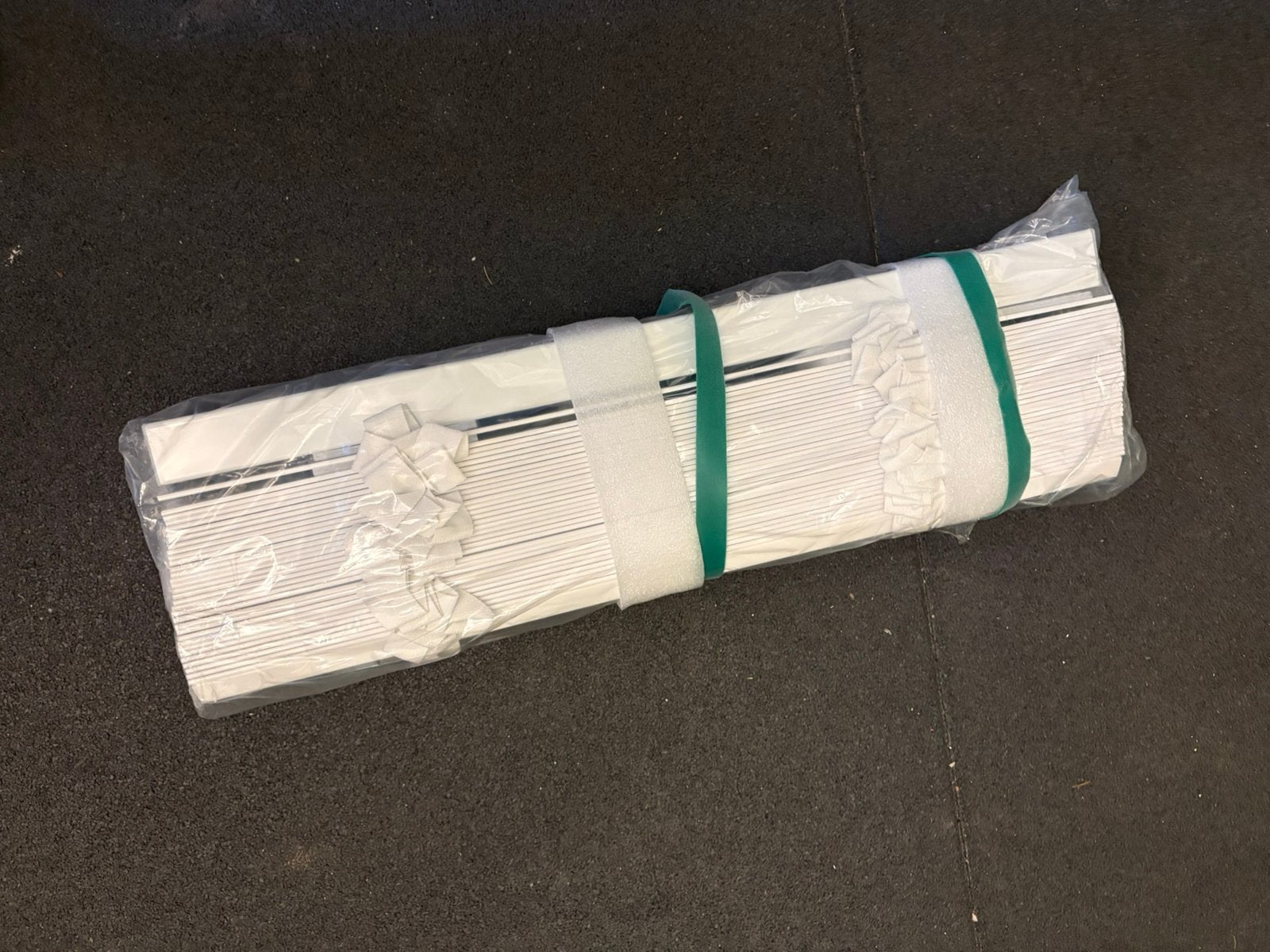 Veneta Harmony houten jaloezie, Doe-het-zelf en Verbouw, Ophalen, Radiator, Minder dan 60 cm, Zo goed als nieuw