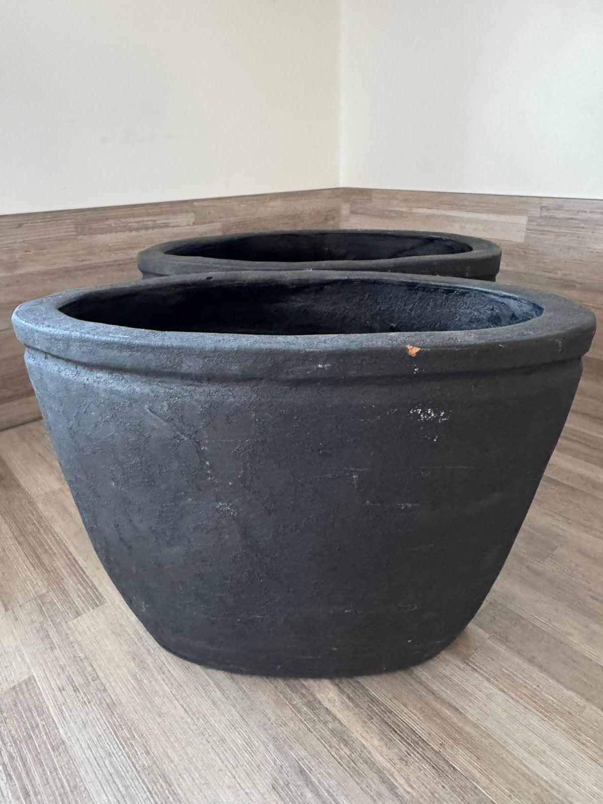 2 bloempotten zwart, Huis en Inrichting, Woonaccessoires | Vazen, Ophalen, Zo goed als nieuw, Zwart