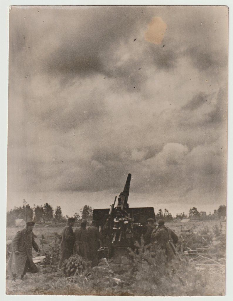 Persfoto 38 - Luchtdoelartillerie voor Leningrad 1941, Verzamelen, Ophalen of Verzenden, Landmacht, Duitsland, Foto of Poster