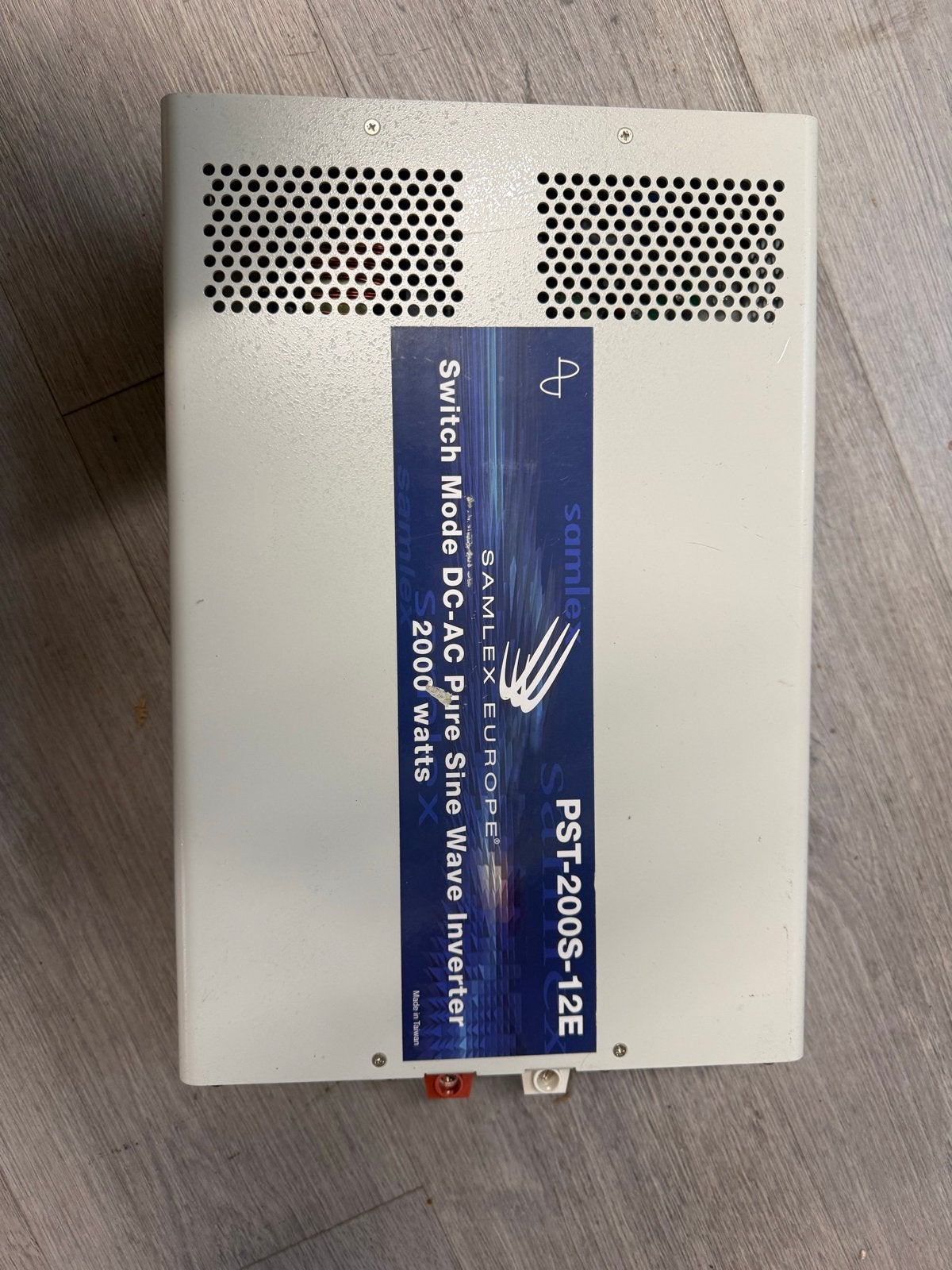 Defecte Samlex Pure Sine Wave Omvormer 2000W - Voor Reparati, Ophalen of Verzenden