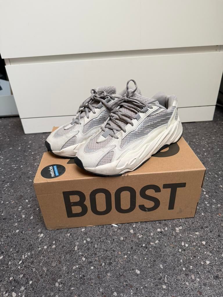 Yeezy Boost 700 V2 Static – goedkoop / moet weg, Kleding | Heren, Schoenen, Ophalen of Verzenden, Gedragen, Wit