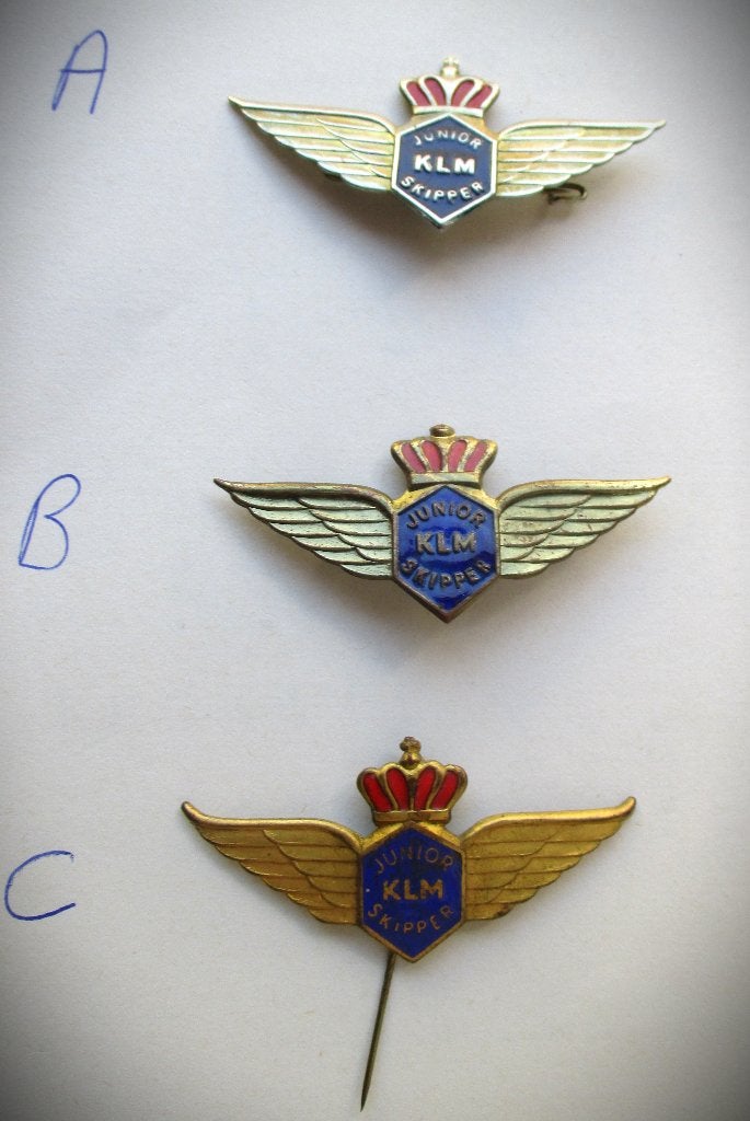 KLM Junior Skipper Wings~Vintage broches~Goud + Zilver kleur, Ophalen of Verzenden, Gebruikt, Patch, Badge of Embleem