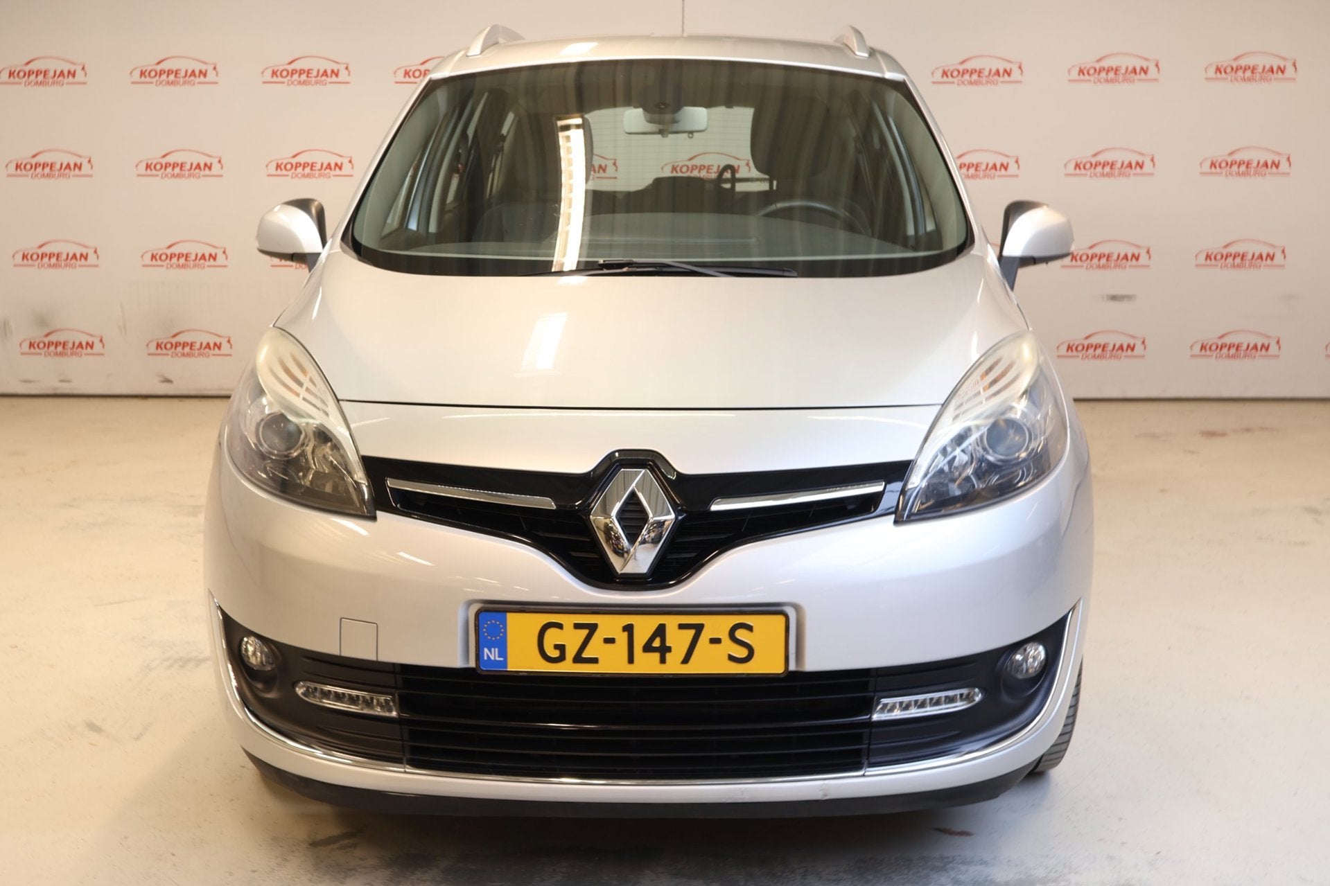 Renault Grand Scénic 1.2 TCe Bose NL Auto|5 personen| Trekh, Stof, Gebruikt, Zwart, 4 cilinders