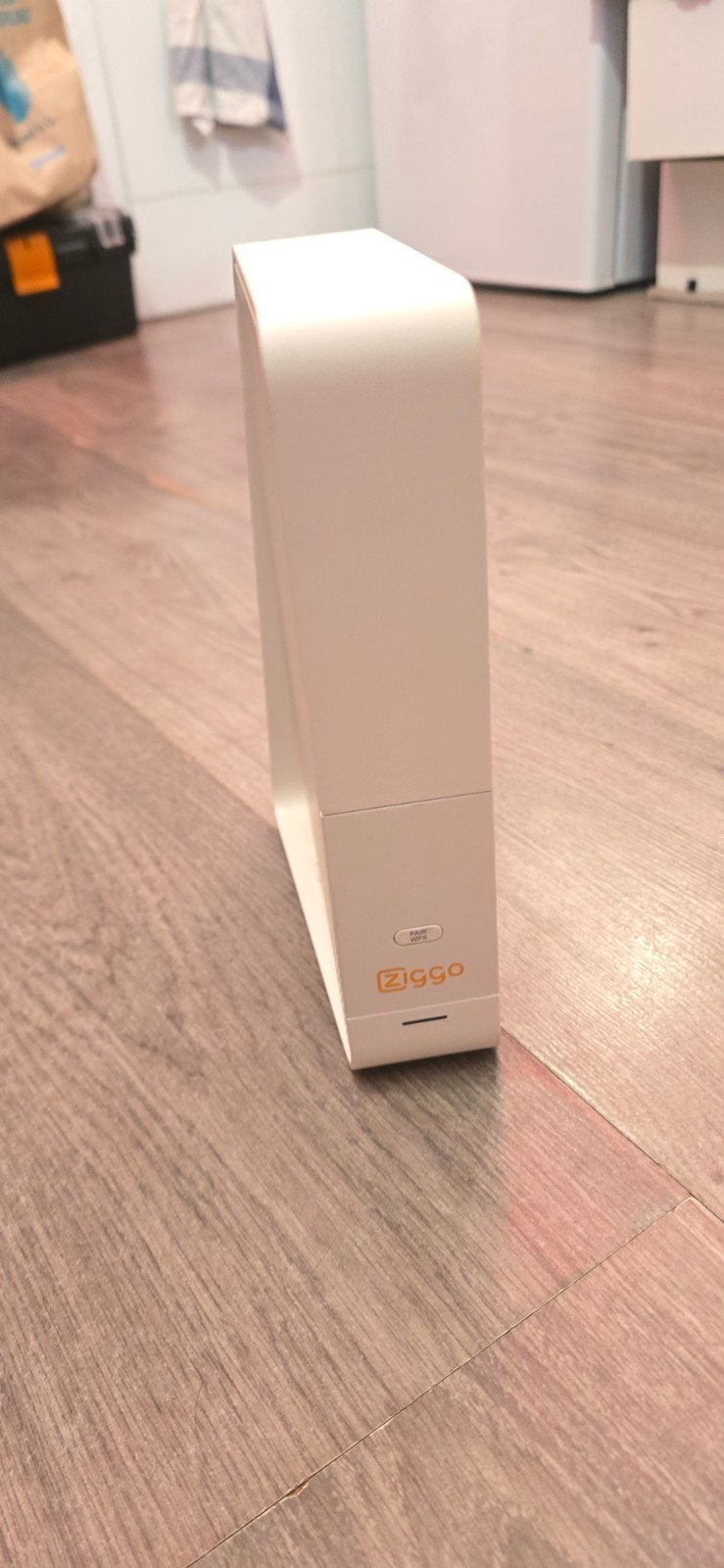 Ziggo Wireless Gateway / Router CH7465LG-ZG (zonder adapter), Computers en Software, Ophalen of Verzenden, Niet werkend, Router met modem