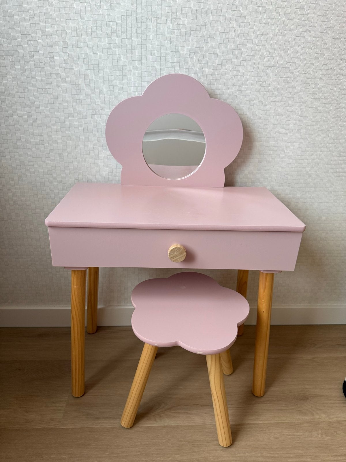 Petit Amélie Kaptafel met Krukje - Roze, Huis en Inrichting, Minder dan 50 cm, Ophalen of Verzenden, Zo goed als nieuw, Minder dan 100 cm