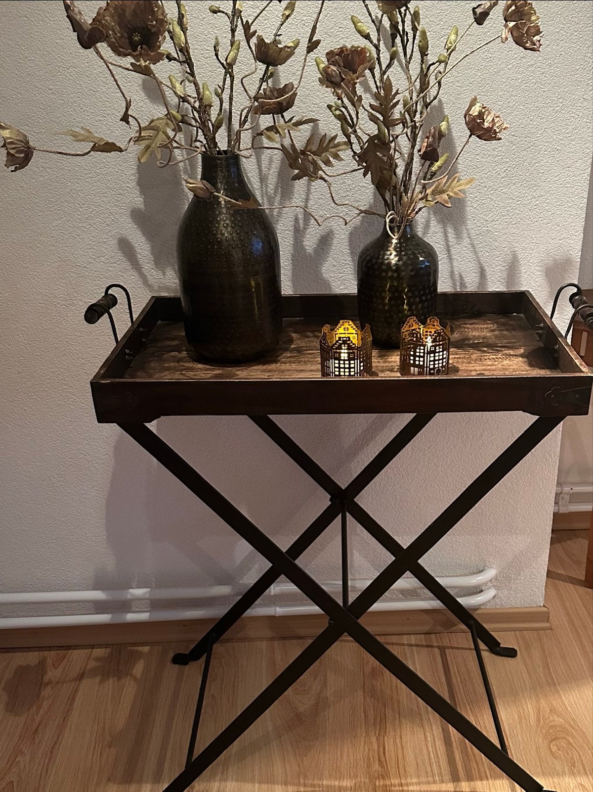 Decoratieve bijzettafel met dienblad - Metaal & Hout, Ophalen, Gebruikt, Metaal of Aluminium, 55 tot 75 cm
