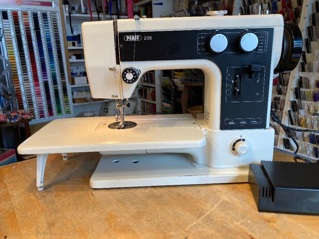 Pfaff 205 - zigzag naaimachine met vrije arm, Hobby en Vrije tijd, Naaimachines en Toebehoren, Ophalen, Duitsland, Pfaff, Gebruikt