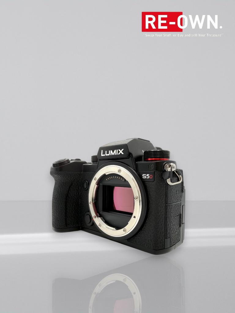Panasonic Lumix S5D body(dual charger+2 batterijen), ., Compact, Ophalen of Verzenden, Zo goed als nieuw