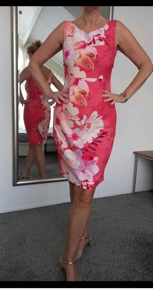 Zomerse bloemenjurk, roze/rood, maat 40_42, Maat 42/44 (L), Ophalen of Verzenden, Zo goed als nieuw, Knielengte