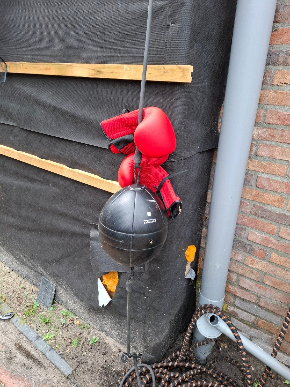 Boksbal met handschoenen - Complete set voor training, Ophalen of Verzenden, Gebruikt, Boksbal