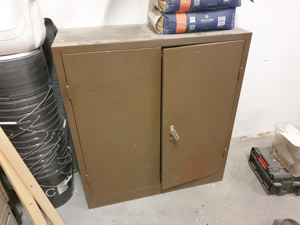 Bruine metalen kast, Huis en Inrichting, Kasten | Overige, Ophalen, Gebruikt