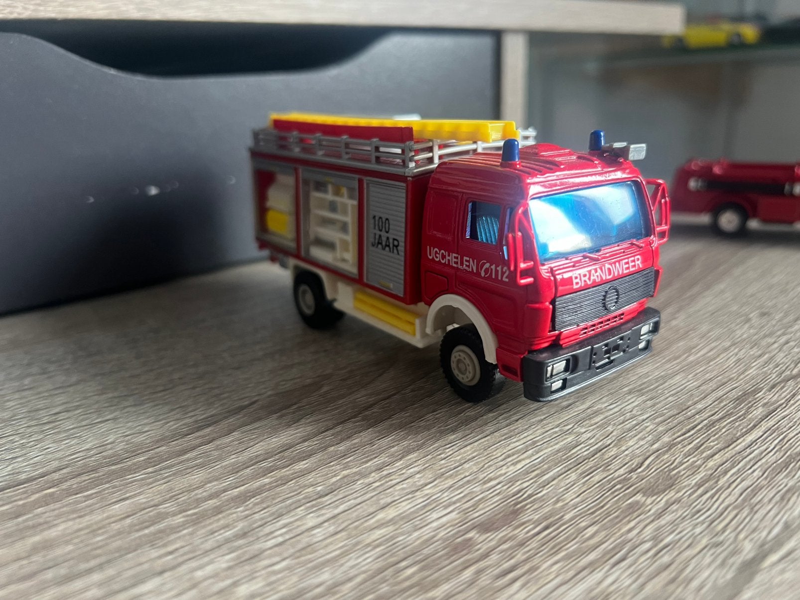 Brandweerwagen 100 jaar ugchelen, Ophalen of Verzenden, Zo goed als nieuw, Auto