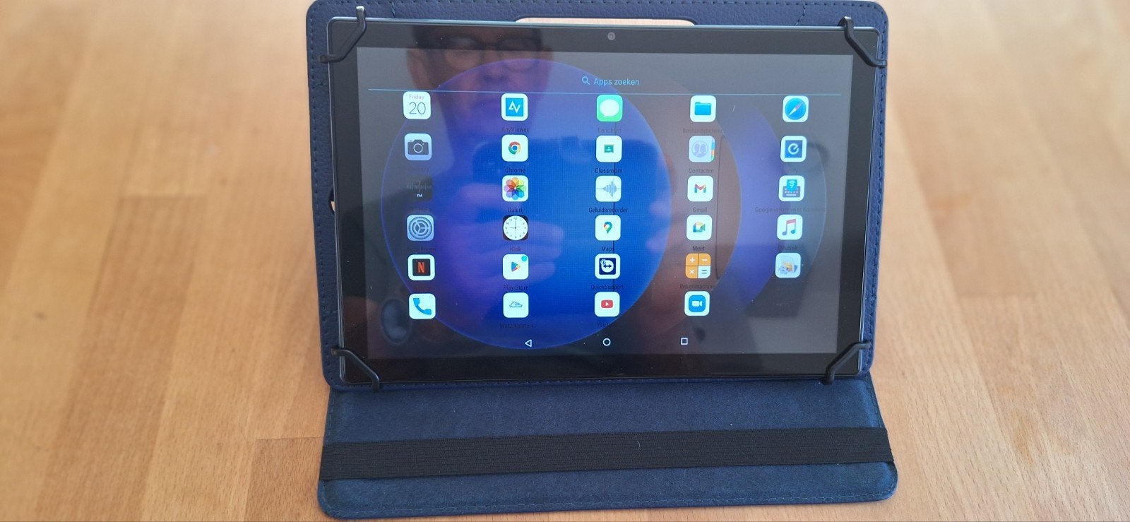 Tablet met hoes - Zo goed als nieuw, 10 inch, 32 GB, Ophalen of Verzenden, Zo goed als nieuw