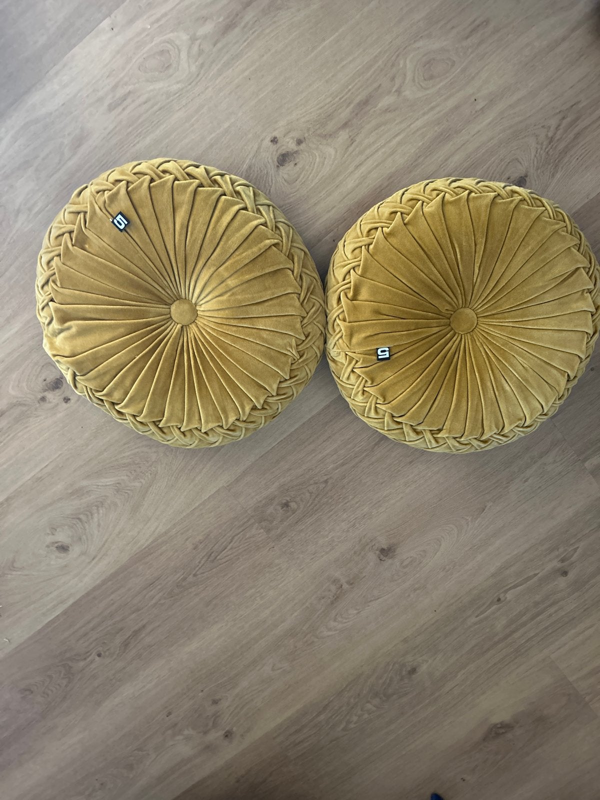 Loods 5 Set van 2 ronde okergele sierkussens, Inclusief binnenkussen, Geel, Rond, Ophalen of Verzenden