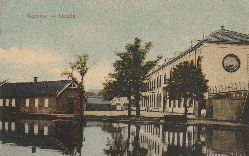 Gouda kazerne, Ophalen of Verzenden, 1920 tot 1940, Gelopen, Zuid-Holland