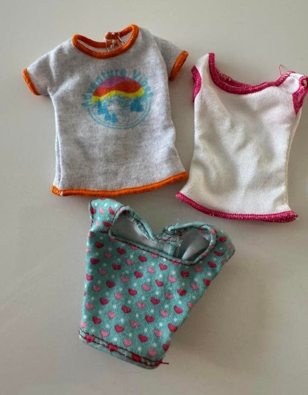 Barbie shirtjes, Ophalen of Verzenden, Gebruikt, Kleertjes
