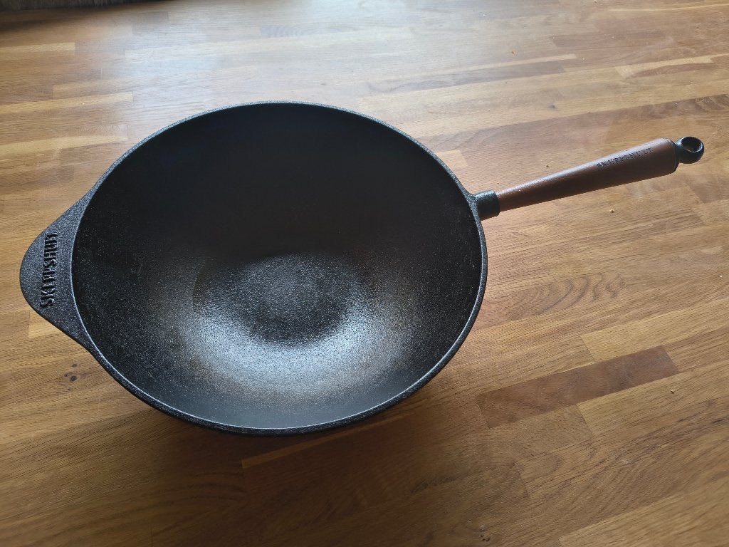 Goed onderhouden merk gietijzeren wokpan Skeppshult 32cm, Ophalen, Gietijzer, Zo goed als nieuw, Keramische plaat