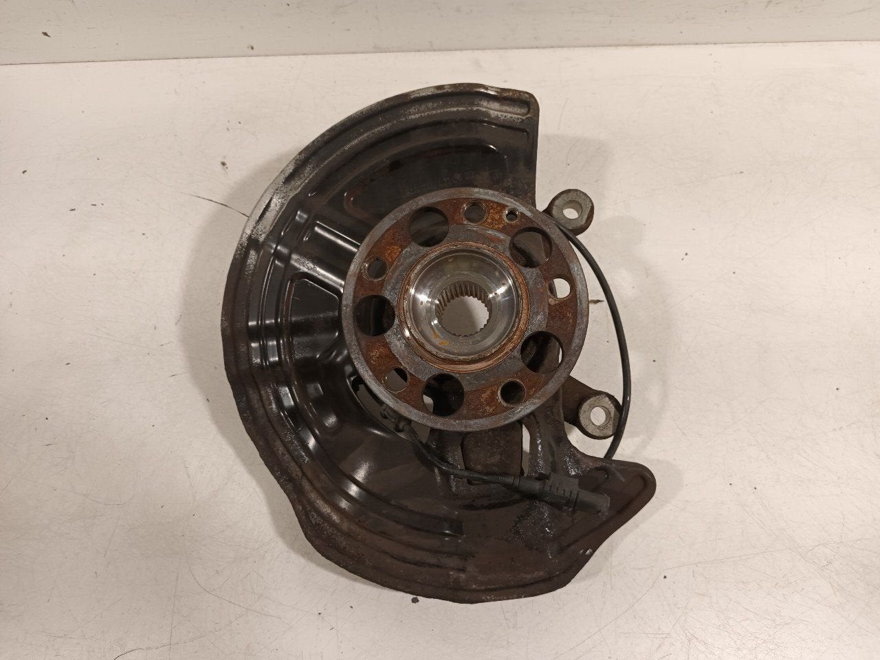 Wielnaaf rechts voor Mercedes-Benz B-Klasse, Onderdelen@venauto.nl, Van der Ven Autorecycling B.V., Gebruikt, Ettenseweg 76, 4706 PB Roosendaal, The Netherlands