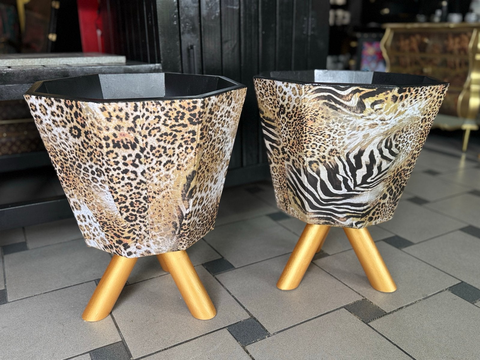 Set van 2 Panterprint Plantenbakken met Gouden Poten, Tuin en Terras, Bloembakken en Plantenbakken, Ophalen, Marlons, Eu, Minder dan 60 cm