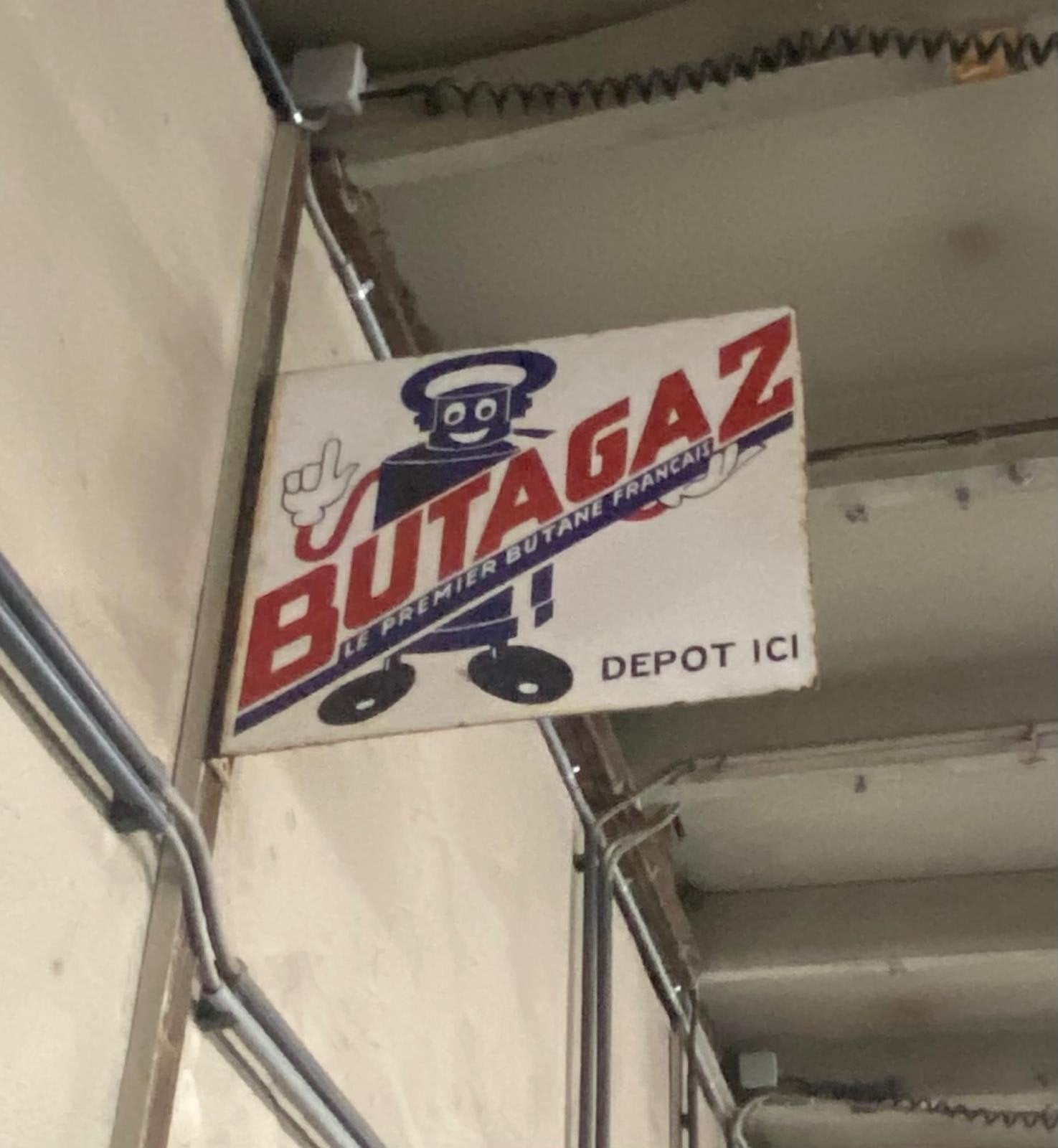 Emaille bord Buta gaz, Ophalen