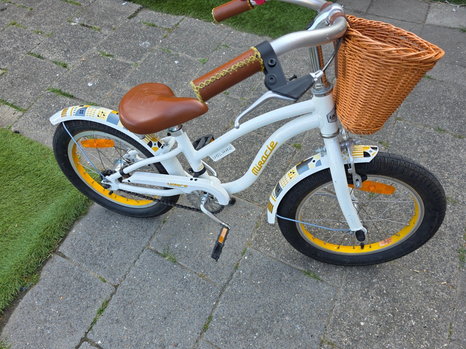 Volare Miracle 16 inch kinderfiets wit met fietsmandje, Ophalen, Gebruikt, 16 tot 20 inch