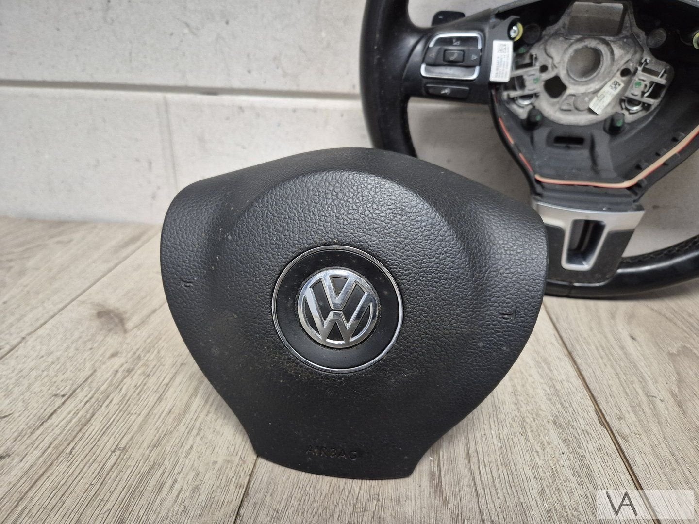 VW Golf 6 Caddy stuur met knoppen en flippers en airbag €200, Gebruikt, -, Volkswagen, -