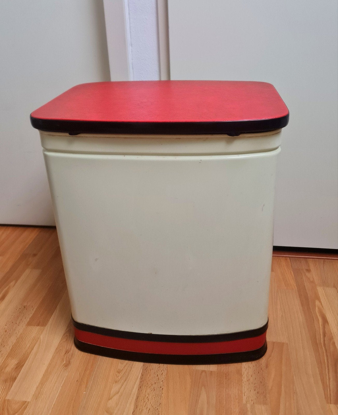 Vintage Brabantia wasmand jaren '50/'60 crème rood mooi, Ophalen