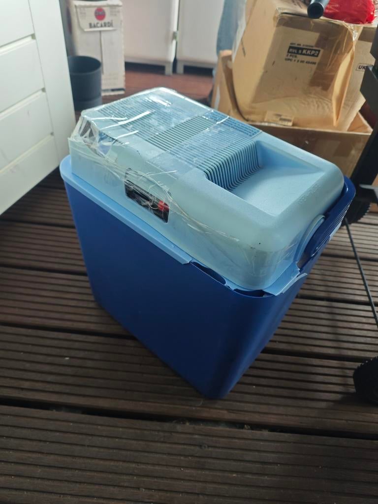 Koelbox met schade, werkt nog wel perfect, Ophalen of Verzenden, Gebruikt, Koelbox, Elektrisch