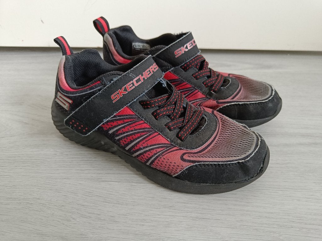 Sneakers Skechers maat 36 zwart/rood, Ophalen, Gebruikt, Jongen of Meisje, Schoenen