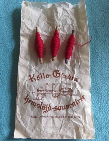 3 klosjes rood dun katoenen garen voor o.a. kantklossen, Ophalen of Verzenden, Nieuw, Garen