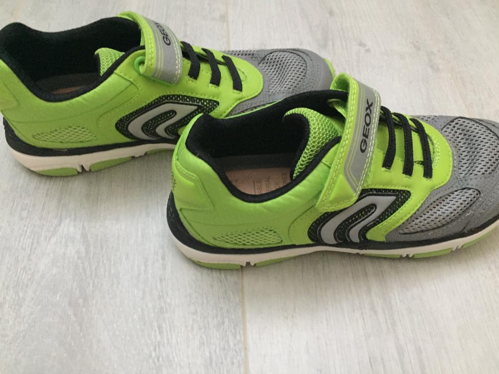 Nieuwe GEOX schoenen maat 33, Schoenen, Nieuw, Ophalen of Verzenden, Jongen